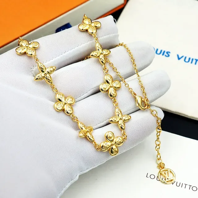 Louis Vuitton Gold Chain Four-Petal Floral Motifs Necklace 10