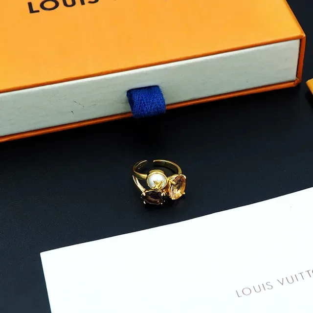 Louis Vuitton Bague Or et Argent Triple Pierres Cluster LV Monogramme Perle Cabochon 2