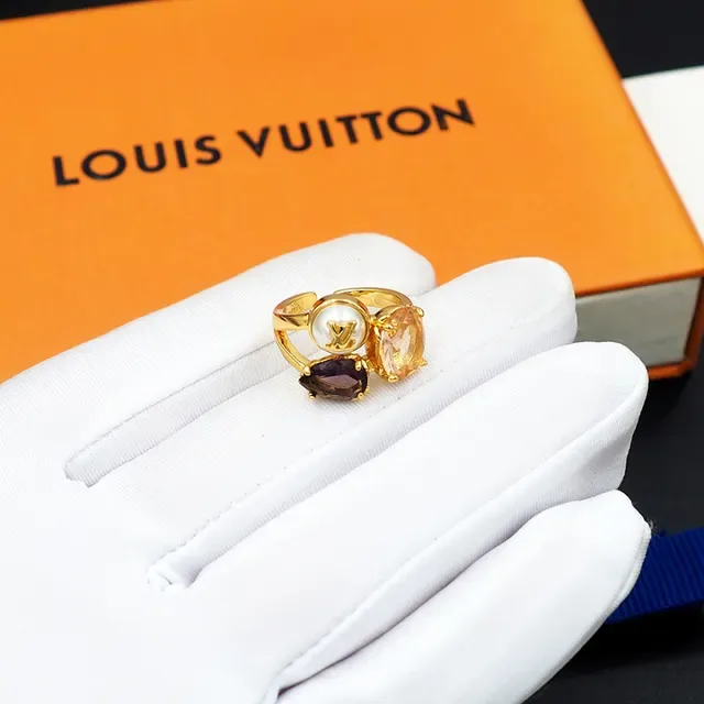 Louis Vuitton Bague Or et Argent Triple Pierres Cluster LV Monogramme Perle Cabochon 3