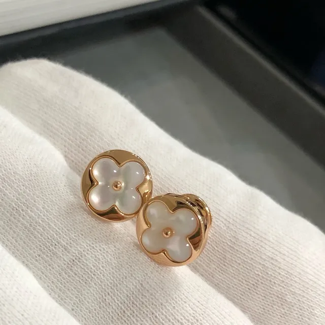 Louis Vuitton Gold White Four-Leaf Clover Motif Mother-of-Pearl Inlay Earrings 3
