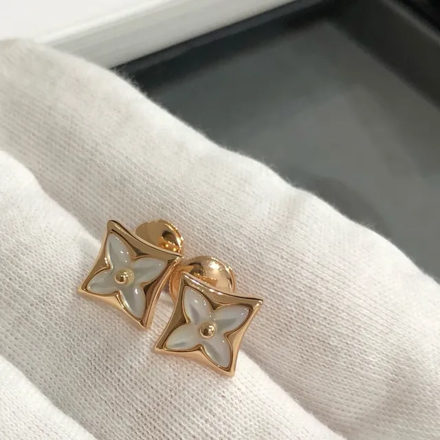 Louis Vuitton Gold White Four-Leaf Clover Motif Mother-of-Pearl Inlay Earrings 4