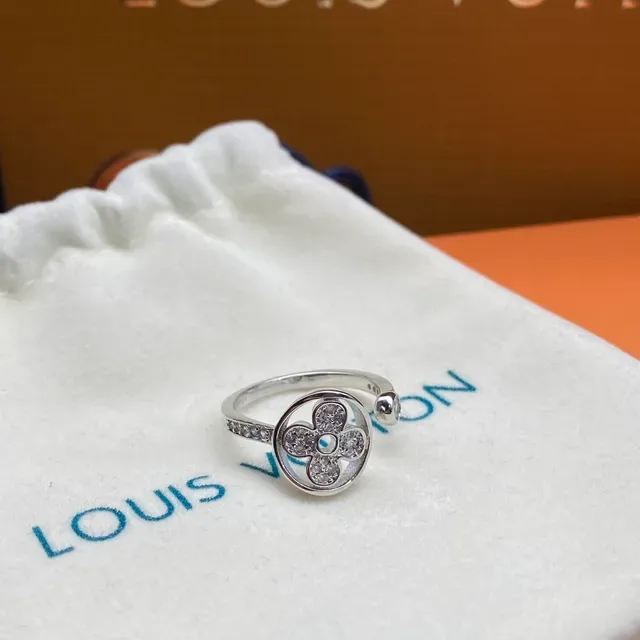Louis Vuitton Gold White Open-Shank Quatrefoil Monogram Motif Ring 7