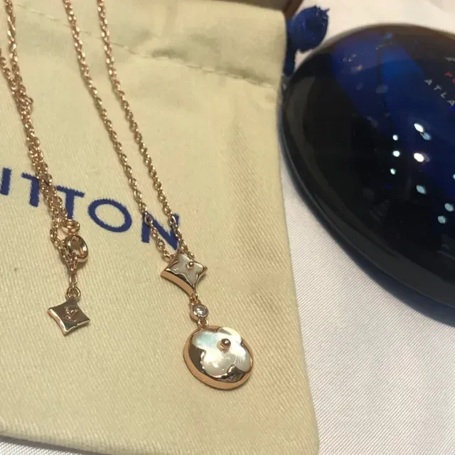 Louis Vuitton Gold White Rose Mother-of-Pearl Necklace 2
