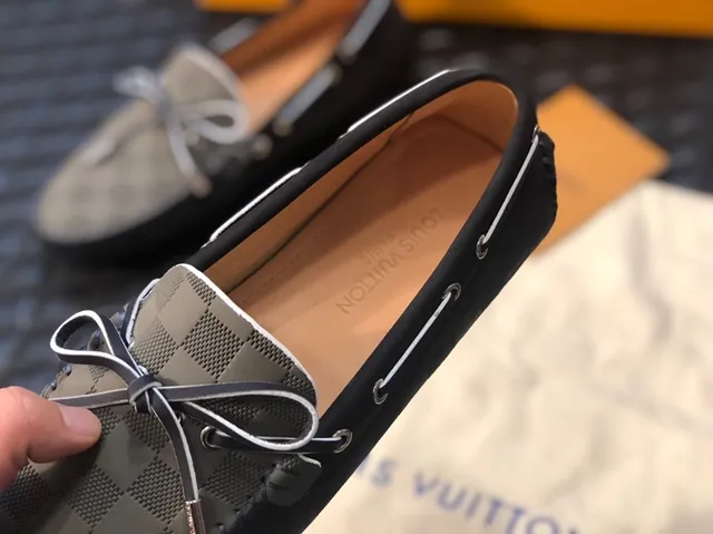 Louis Vuitton Mocassins Gris con Lazo Damier 3