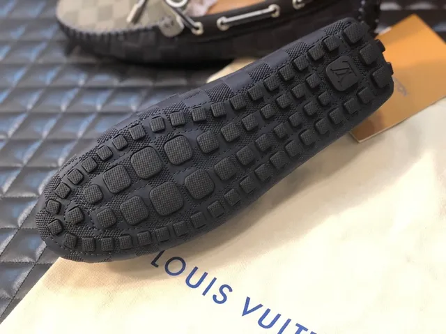 Louis Vuitton Mocassins Gris con Lazo Damier 5