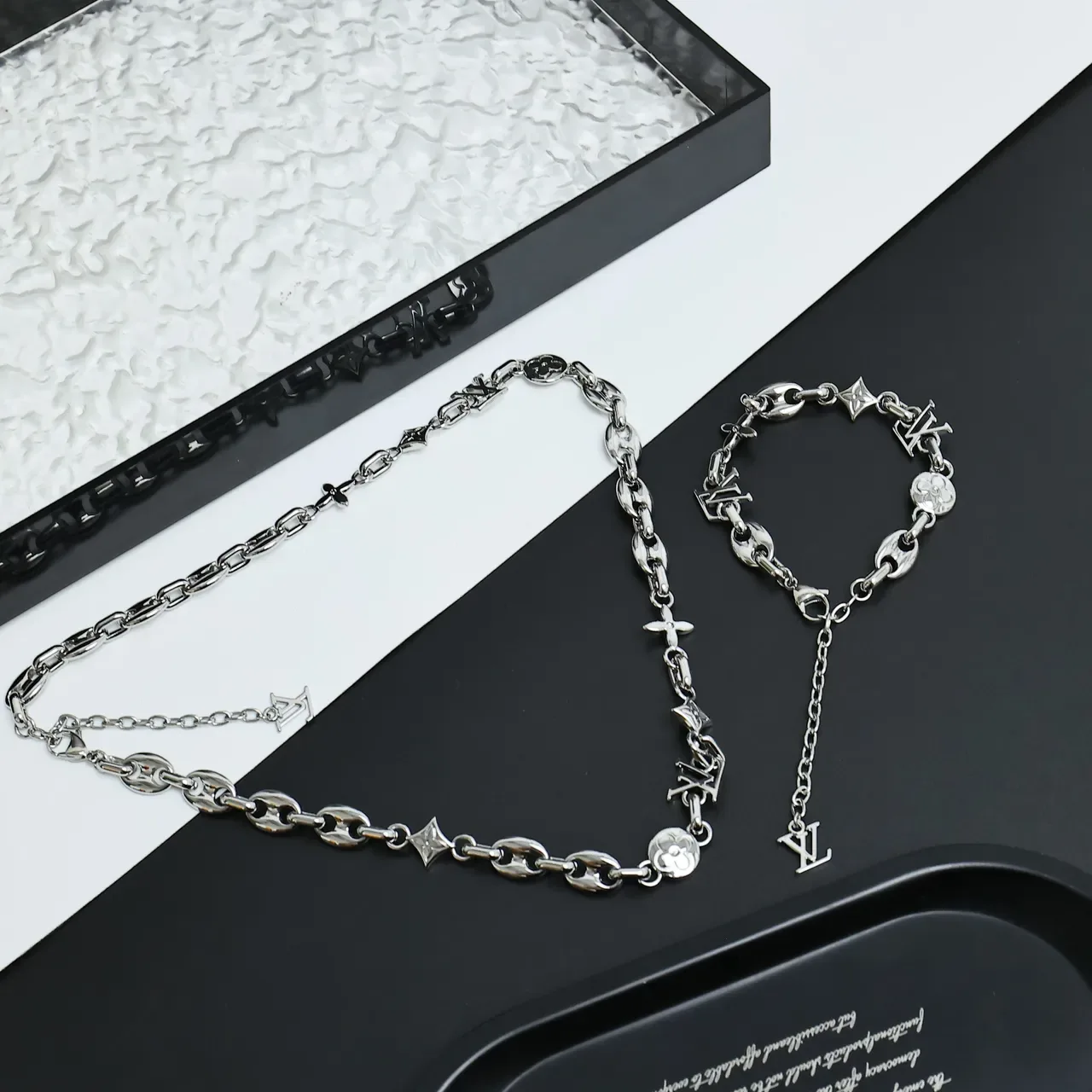 Louis Vuitton Iconic Chain Silver Metal Construction Necklace 4