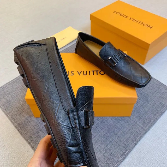 Louis Vuitton Mocassim Preto Quiltado Costurado Diamante Couro Metal Fivela LV Mocassim 4