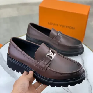 Louis Vuitton भूरा काला लेदर मेटल एलवी बकल लोअफर