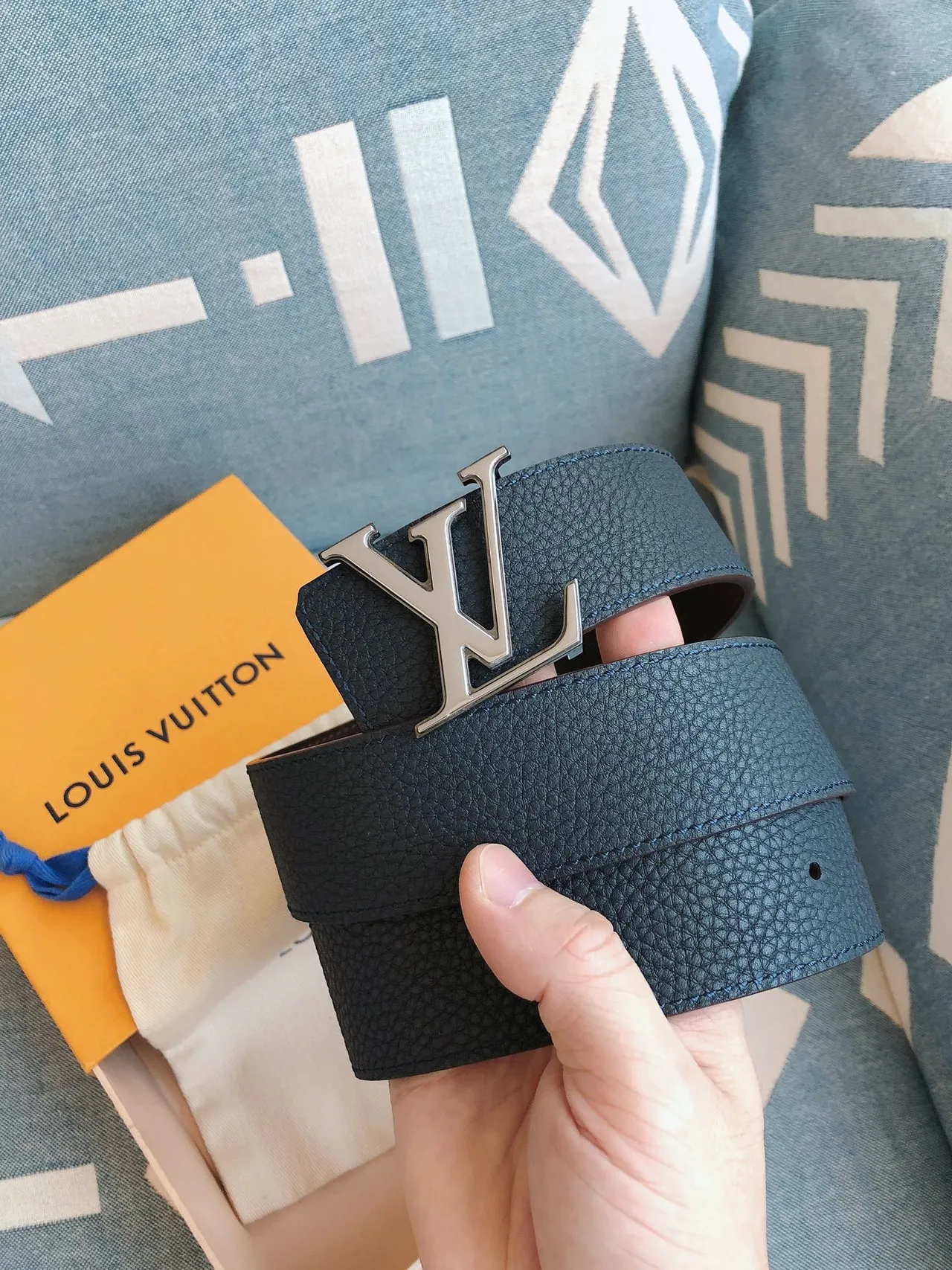 Louis Vuitton LV Initiales Blue Pebbled Leather Belt 8
