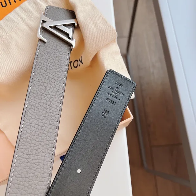 Louis Vuitton LV Initiales Gray Black Grained Interlocking Buckle Leather Belt 6