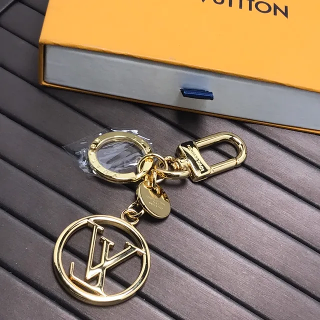 لويس فيتون LV المونوغرام ذهبي اللون سلسلة المفاتيح سوارة 2