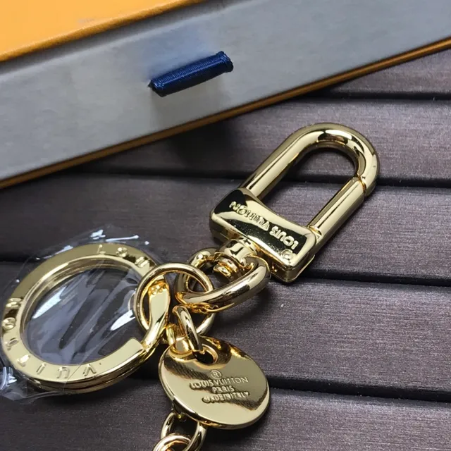 لويس فيتون LV المونوغرام ذهبي اللون سلسلة المفاتيح سوارة 4