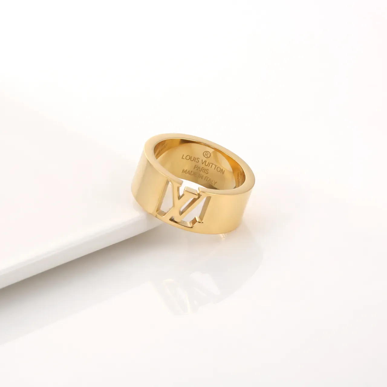 Louis Vuitton LV Bague Doré Argenté Large Bande Découpe Monogramme 6