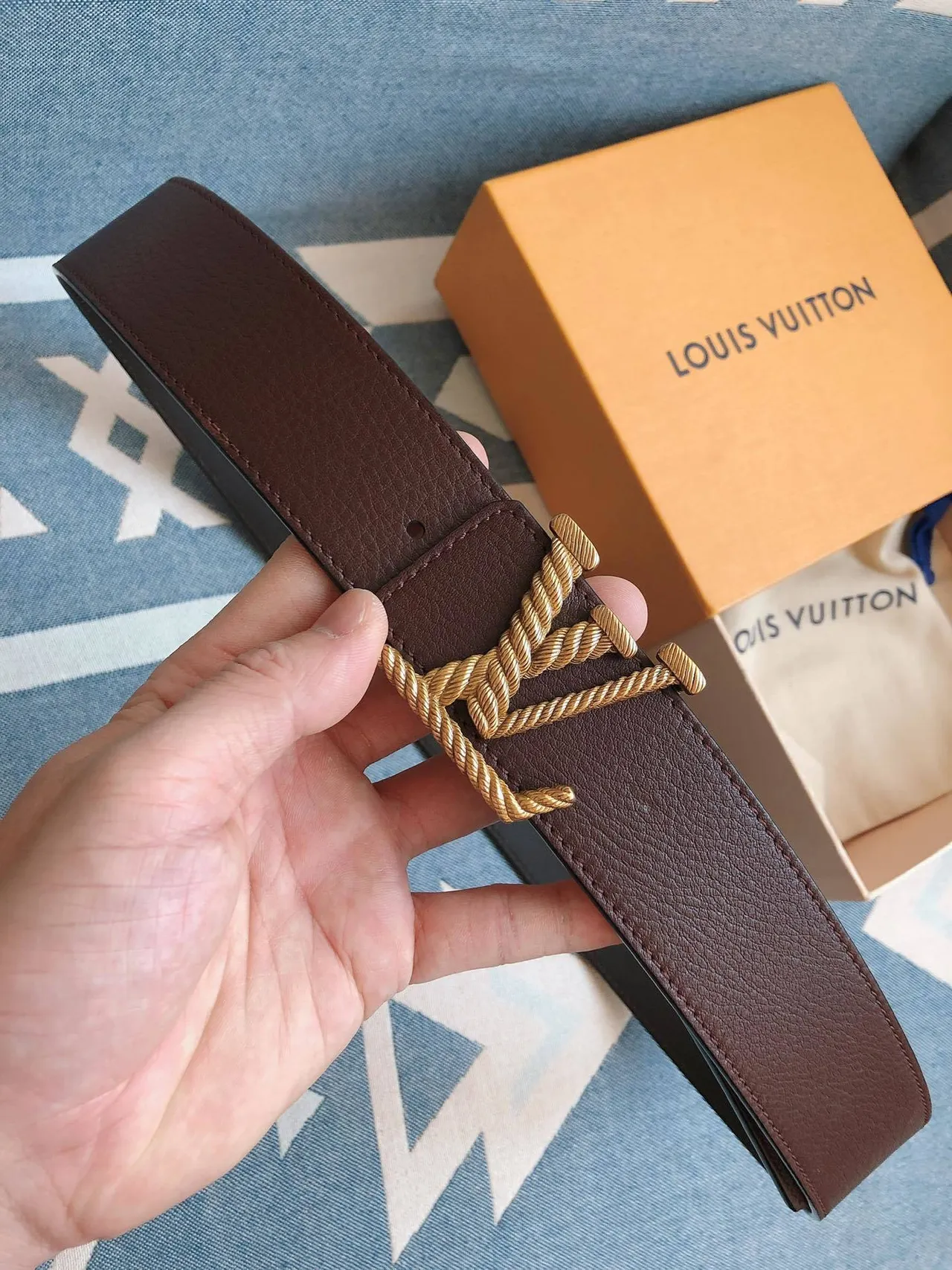 Louis Vuitton LV Rope حزام جلد بني ذهبي مع كلاسب مونوغرام مقشر 8