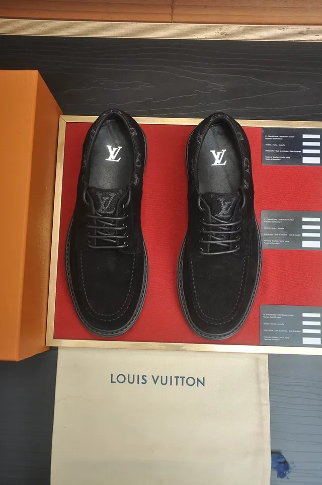 Louis Vuitton LV Trail أحذية دربي سوداء سويد 5