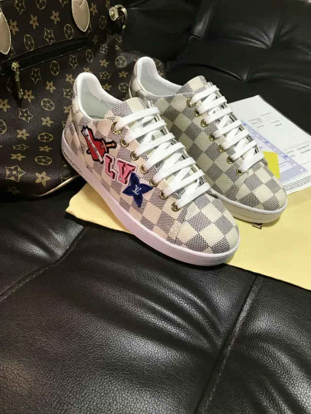 Louis Vuitton LV Trainer Beige White Damier Check Canvas Embroidered Patch Graphics Lifestyle Sneakers 4