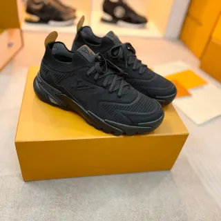 Louis Vuitton LV Trainer أحذية رياضية سوداء تريكو علوي قاعدة مطاطية منحوتة سميكة