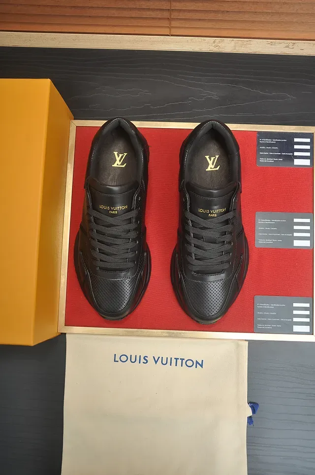 Louis Vuitton LV Trainer কালো পারফোরেটেড লেদার আপার স্কাল্প্টেড রাবার সোল লাইফস্টাইল স্নিকার্স 5