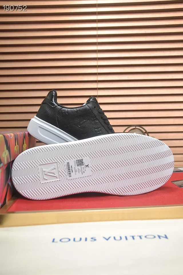 Louis Vuitton LV Trainer Black White Pebbled Leather Upper Contrast Sole Lifestyle Sneakers 2