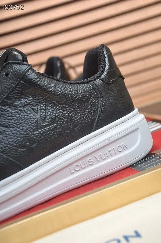 Louis Vuitton LV Trainer Black White Pebbled Leather Upper Contrast Sole Lifestyle Sneakers 3