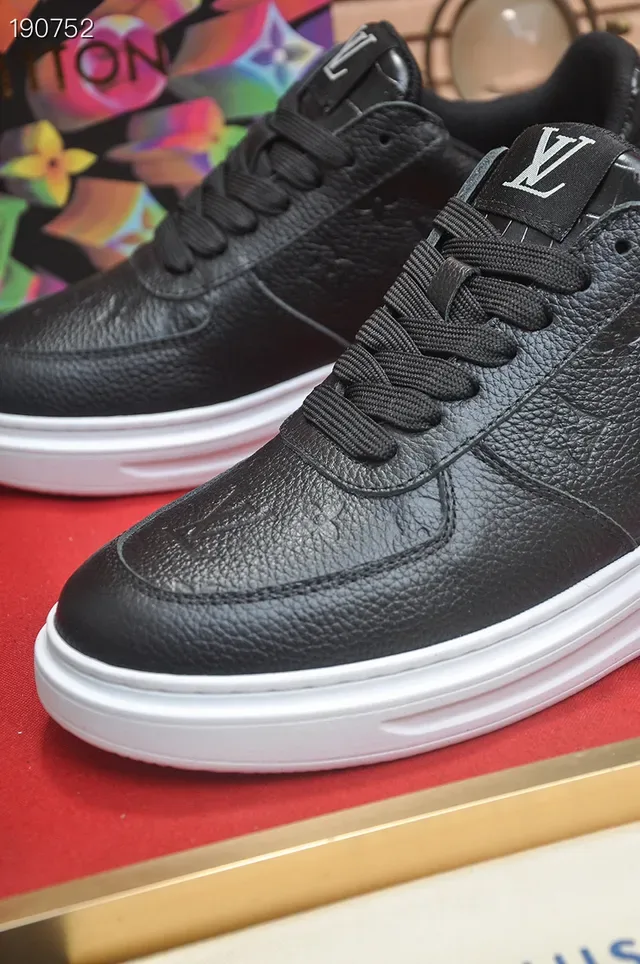 Louis Vuitton LV Trainer Black White Pebbled Leather Upper Contrast Sole Lifestyle Sneakers 4