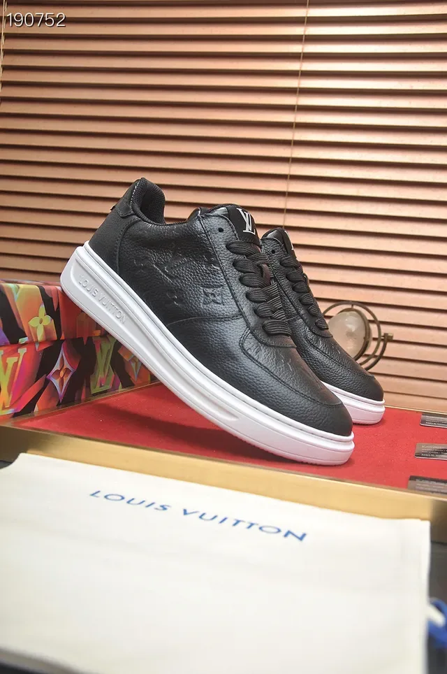 Louis Vuitton LV Trainer Black White Pebbled Leather Upper Contrast Sole Lifestyle Sneakers 7
