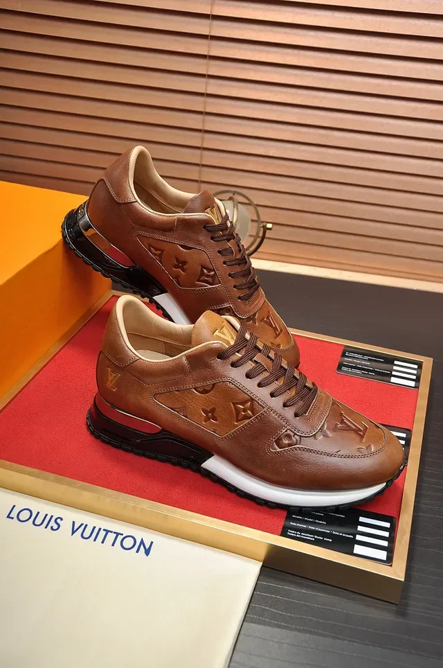 লুইস ভিটন LV Trainer ব্রাউন বেইজ এমবসড মনোগ্রাম ফুল গ্রেন লেদার লাইফস্টাইল স্নিকার 5