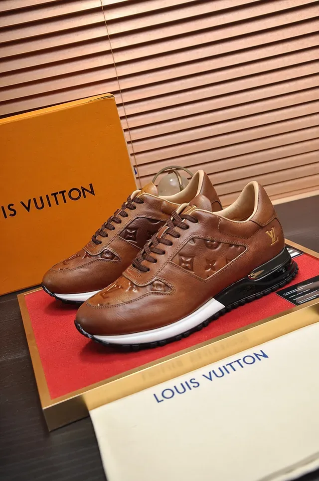 লুইস ভিটন LV Trainer ব্রাউন বেইজ এমবসড মনোগ্রাম ফুল গ্রেন লেদার লাইফস্টাইল স্নিকার 6