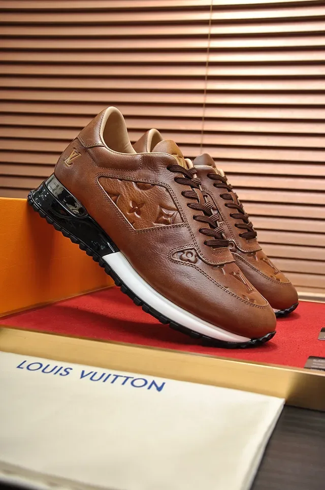 লুইস ভিটন LV Trainer ব্রাউন বেইজ এমবসড মনোগ্রাম ফুল গ্রেন লেদার লাইফস্টাইল স্নিকার 8