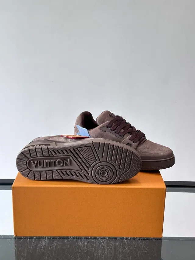 Louis Vuitton LV Trainer Marron Beige Daim Haut Estructuré Gomme Semelle Milieu Sneakers Lifestyle 2
