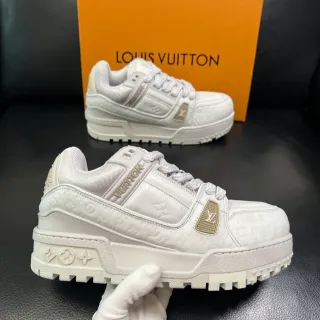 Louis Vuitton LV Trainer Zapatillas Lifestyle Blancas Beige Monogram-Embossed Cuero Suela Plataforma Chunky