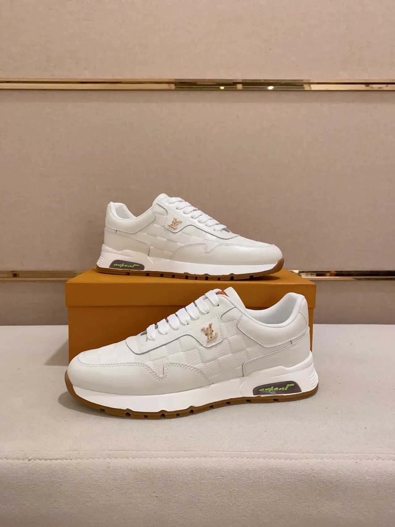 路易威登 LV Trainer 白米色 绗缝棋盘格皮革 金色标志 生活方式运动鞋 4