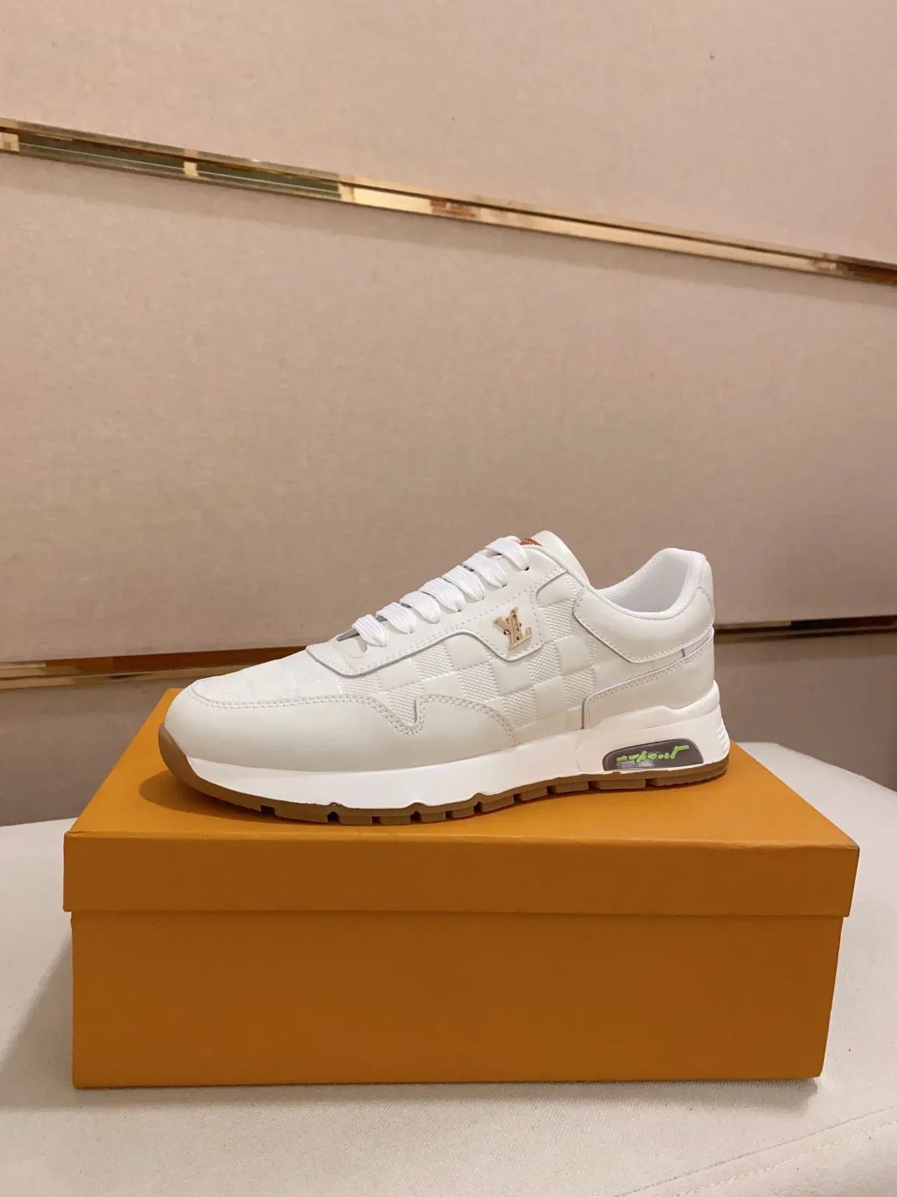 路易威登 LV Trainer 白米色 绗缝棋盘格皮革 金色标志 生活方式运动鞋 9