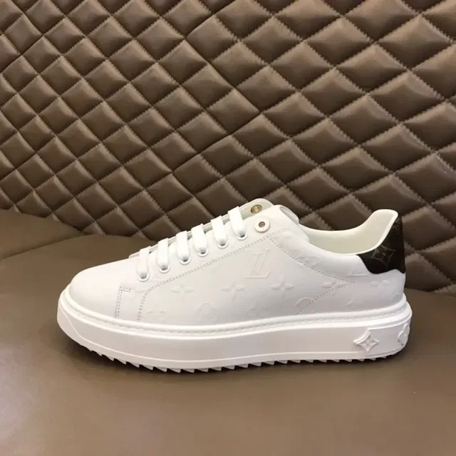 Louis Vuitton LV Trainer White Black Leather Monogrammed Heel Tab Lifestyle Sneakers 9