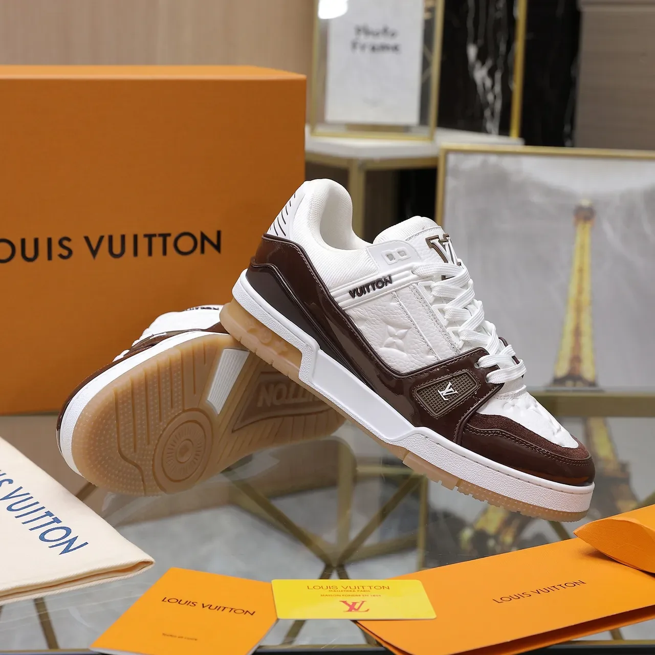Louis Vuitton LV Trainer Blanc Marron Quilté Monogram Cuir Brillant Patent Sangle Lifestyle Sneakers 3