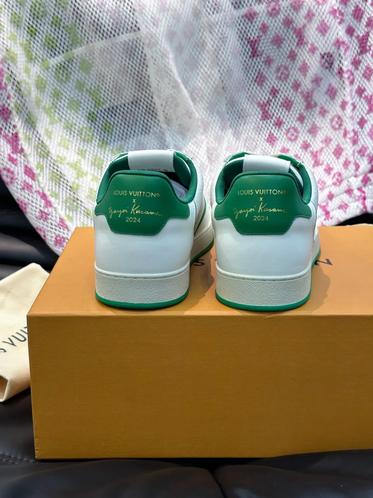 Louis Vuitton LV Trainer 白绿 颗粒皮革鞋面 对比缝线 生活休闲运动鞋 4