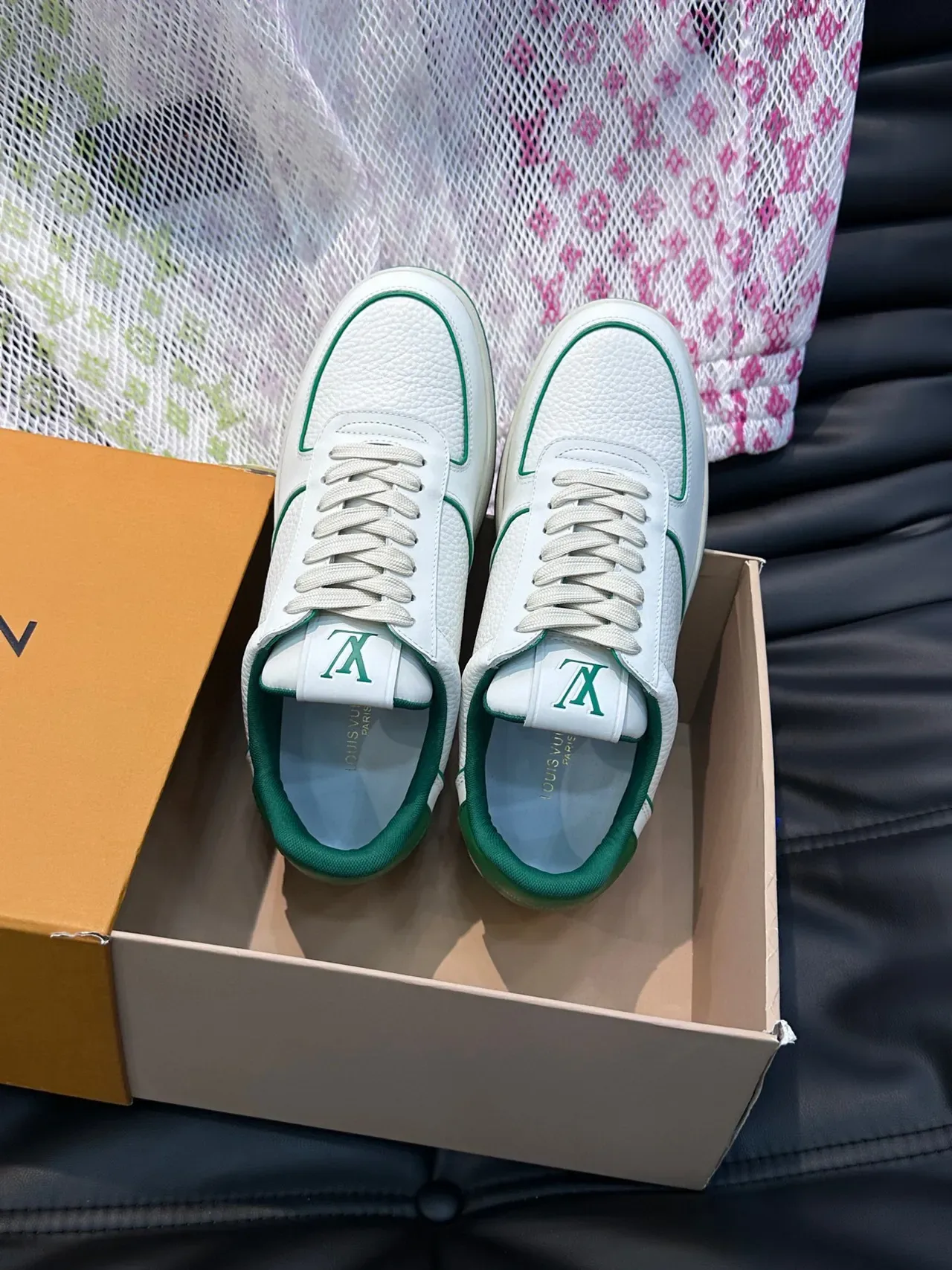 Louis Vuitton LV Trainer 白绿 颗粒皮革鞋面 对比缝线 生活休闲运动鞋 7