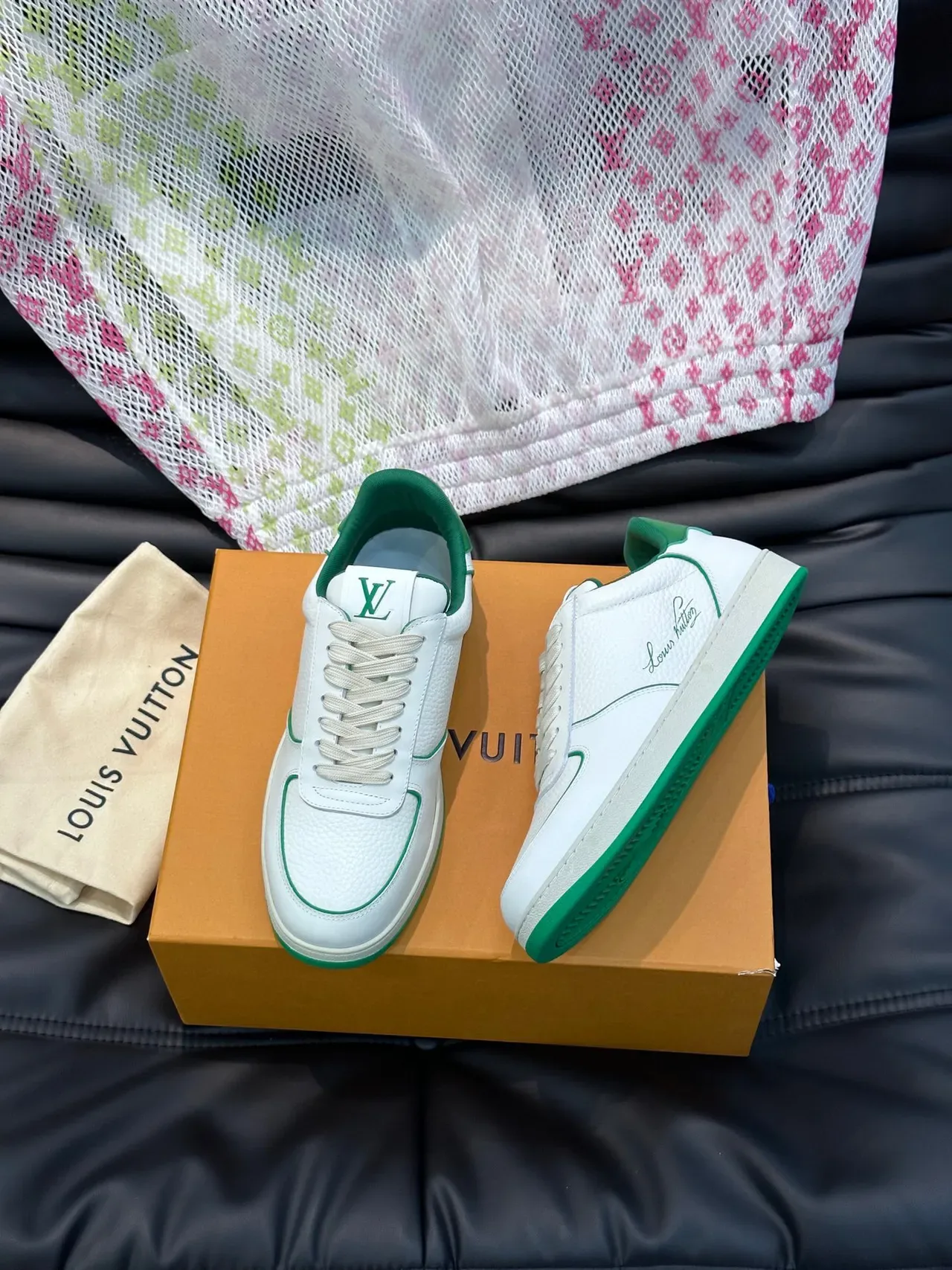 Louis Vuitton LV Trainer 白绿 颗粒皮革鞋面 对比缝线 生活休闲运动鞋 9