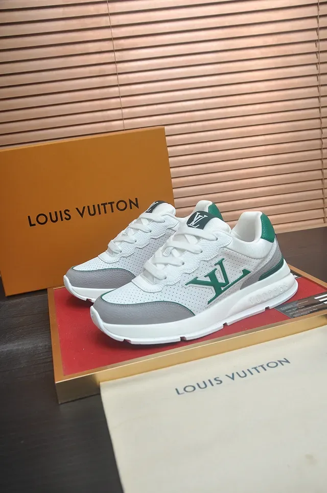লুই ভিত্তন LV Trainer সাদা সবুজ ছিদ্রিত মেশ উপর মোনোগ্রাম লোগো প্যানেল লাইফস্টাইল স্নিকার 4