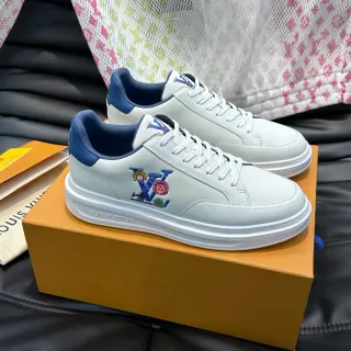 লুইস ভিতোন LV Trainer সাদা নৌবাহিনী লো-টপ চামড়া উপর লাইফস্টাইল স্নিকার