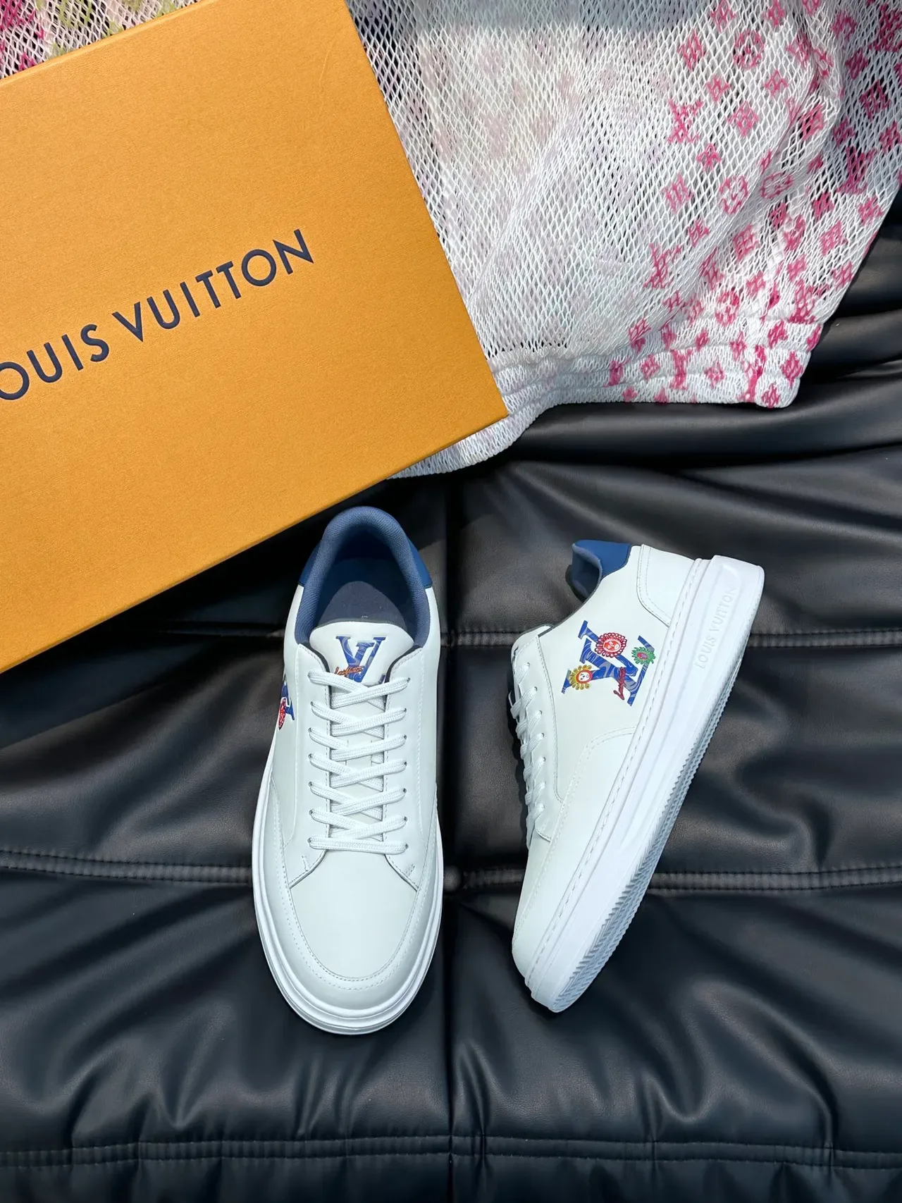 লুইস ভিতোন LV Trainer সাদা নৌবাহিনী লো-টপ চামড়া উপর লাইফস্টাইল স্নিকার 4