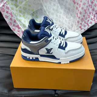 Louis Vuitton LV Trainer Branco Marinho Couro granulado Superior Painel lateral monogramado Tênis lifestyle