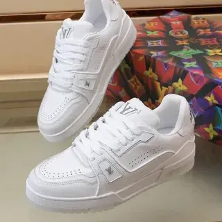 Louis Vuitton LV Trainer Blanco Plateado Cuero Punta Perforada Sneakers de Estilo de Vida