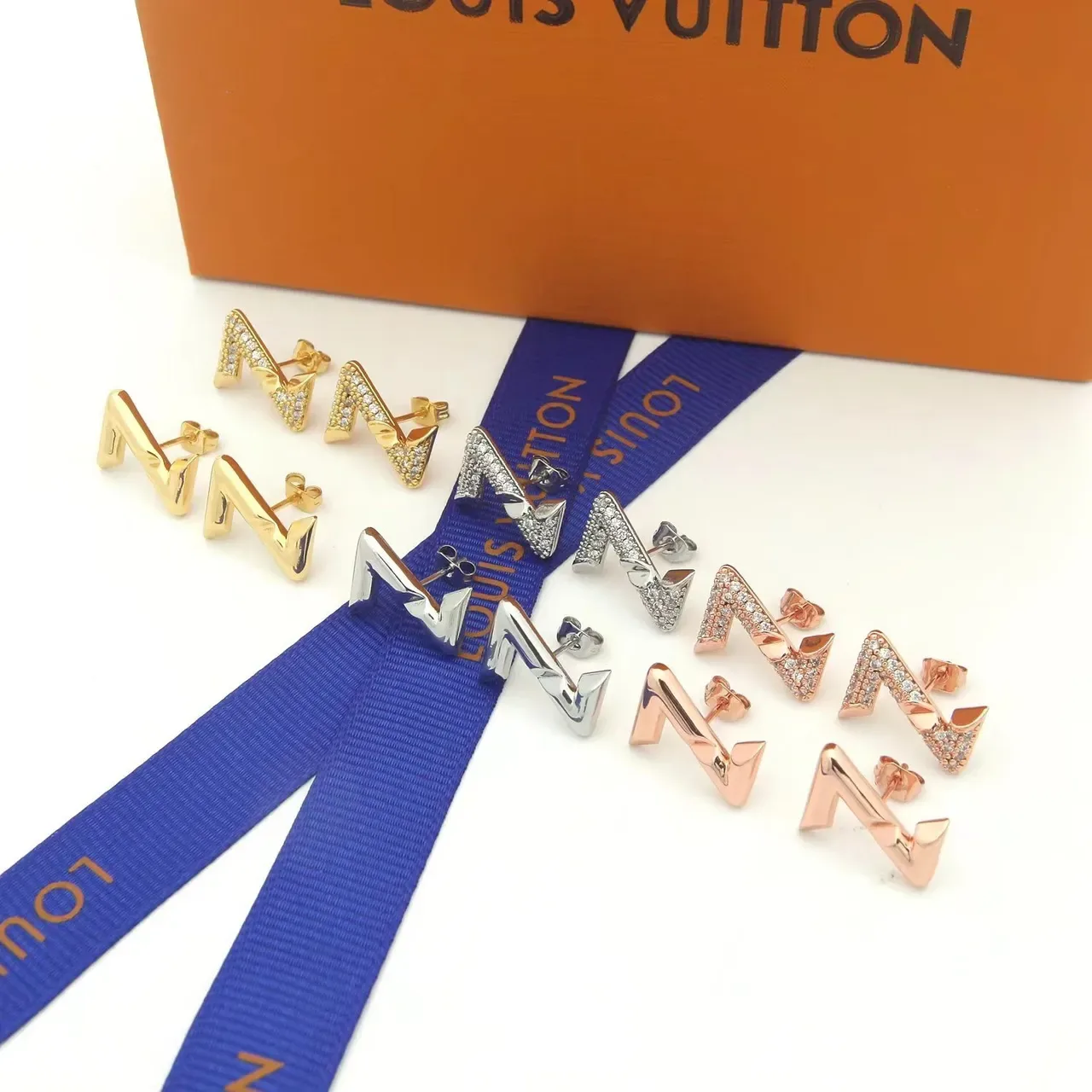 Louis Vuitton LV Volt Geometric Zigzag Stud Earrings 2