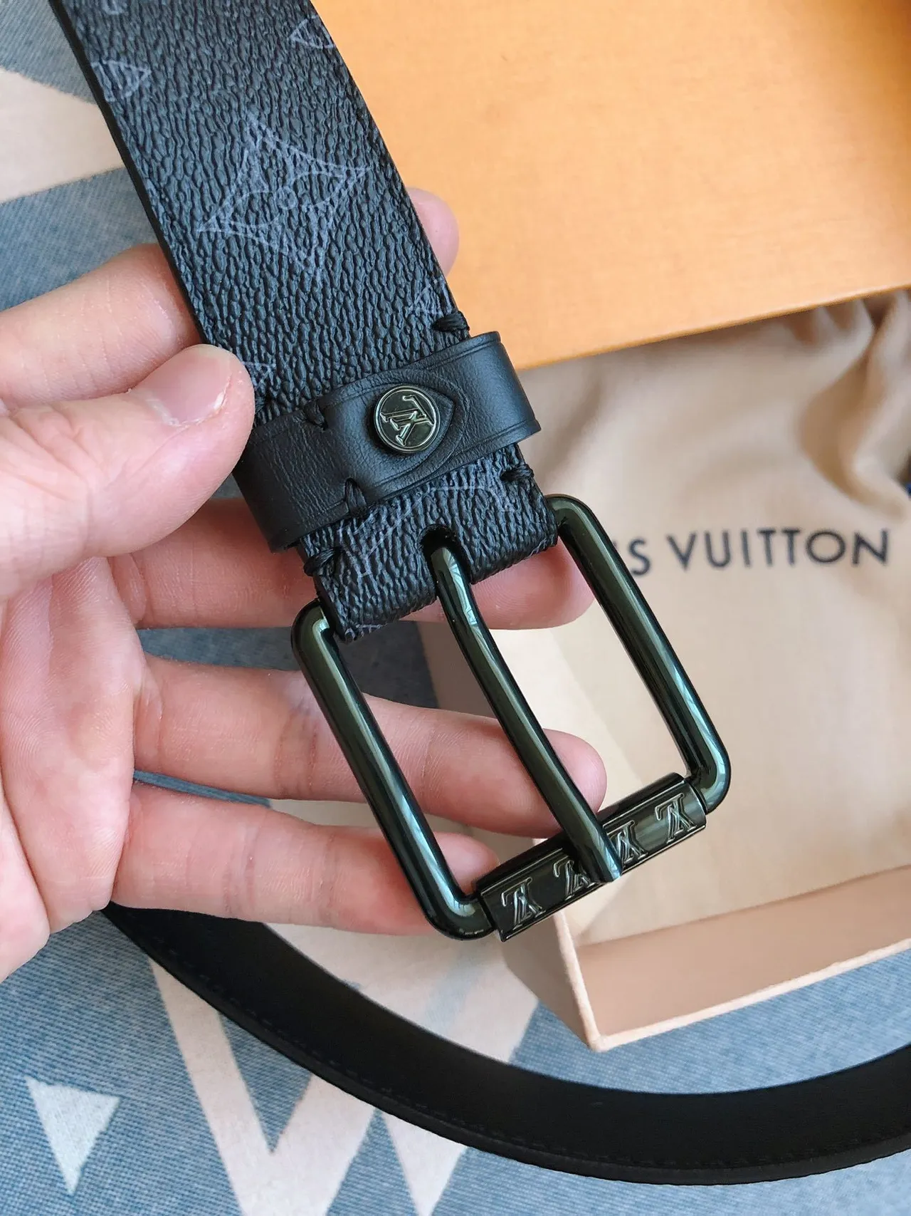Louis Vuitton Monogram Black Gray Textured Leather Belt 5
