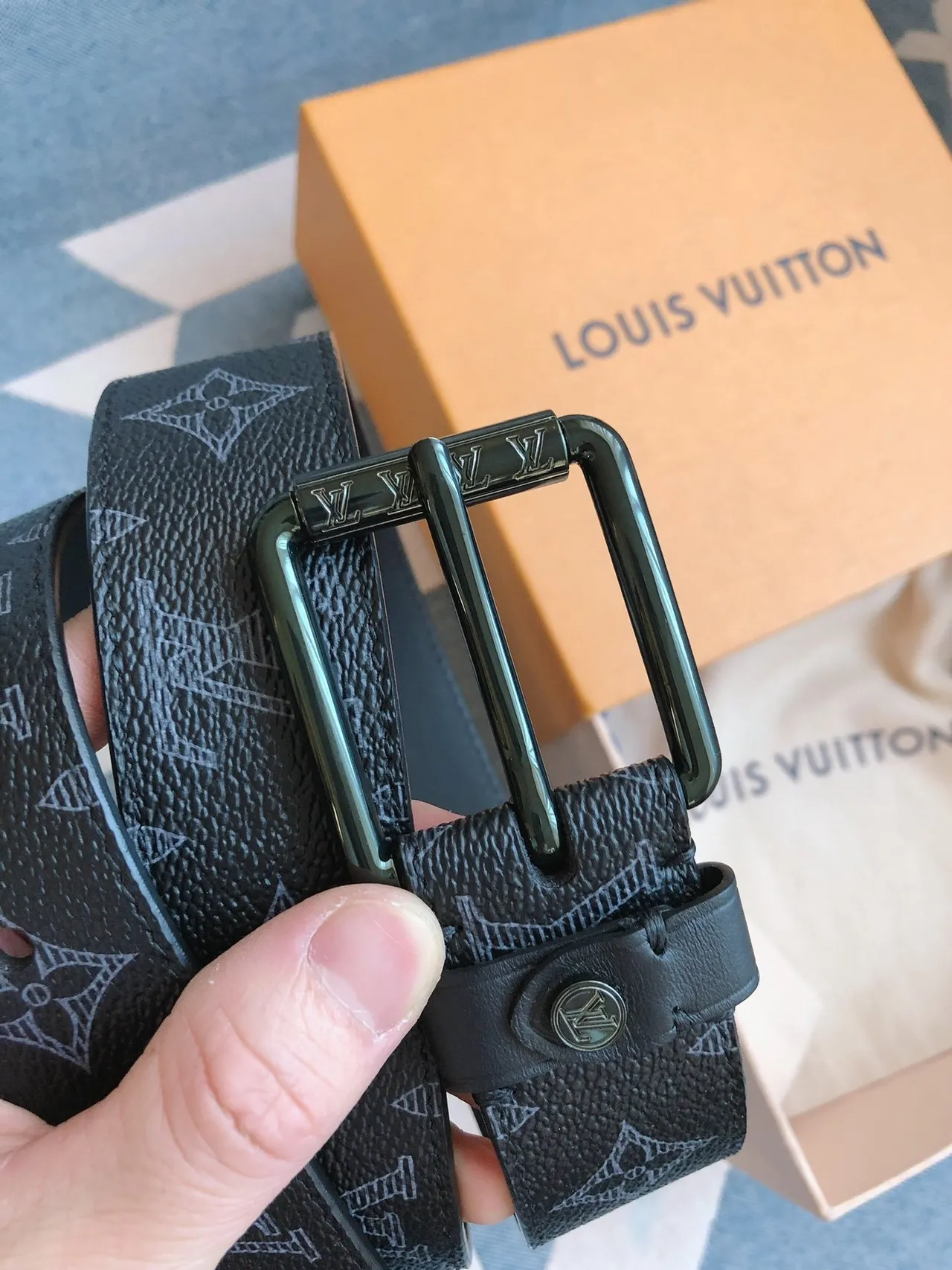 Louis Vuitton Monogram Black Gray Textured Leather Belt 8