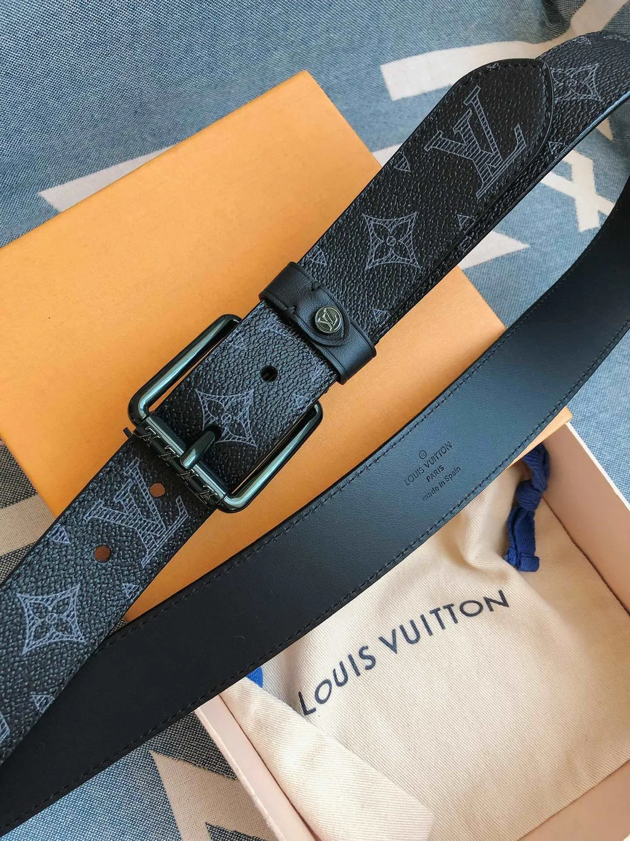 Louis Vuitton Monogram Black Gray Textured Leather Belt 9