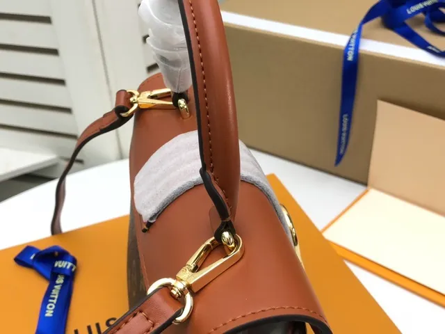 Bolso de mano Louis Vuitton Monogram Canvas y cuero tan con asa superior 8