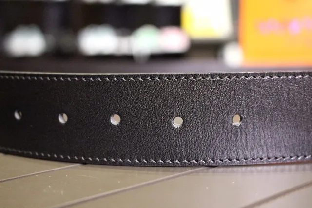 Louis Vuitton Monogram Ceinture en toile Marron Boucle Dorée Turnlock Buckle Ceinture en cuir 18