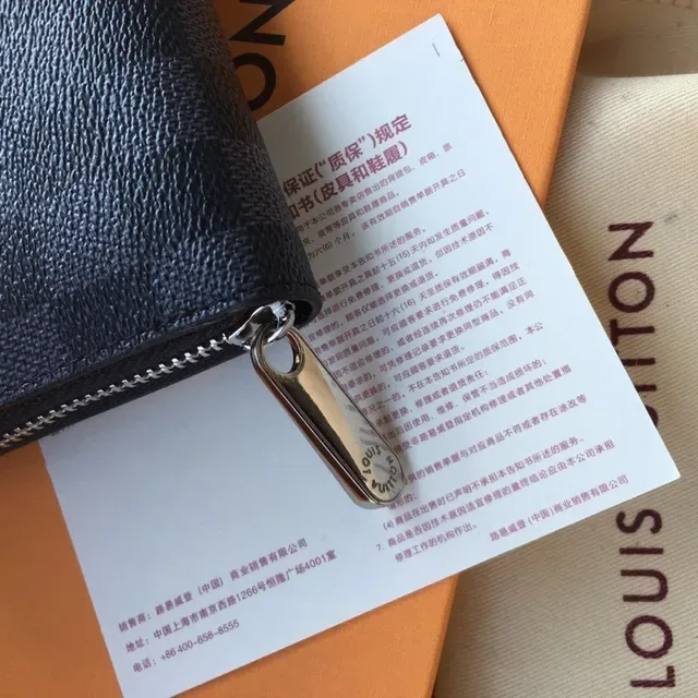 Carteira Louis Vuitton Monogram Canvas com zíper longa 19